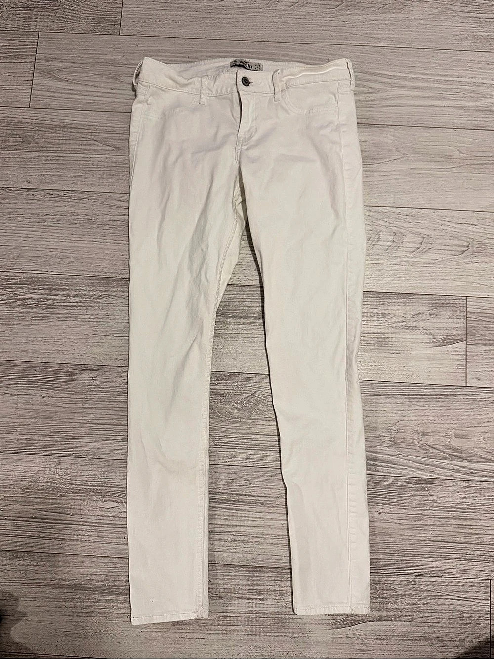 Hollister Jeans in White Waist 28
